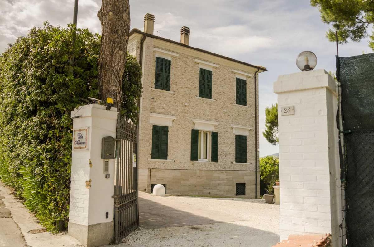 Affittacamere Villa Anna Marcelli Exterior foto